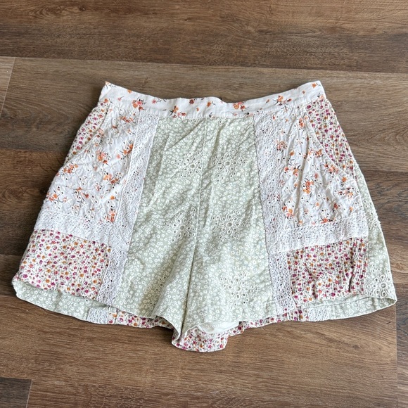 American Eagle Outfitters Floral High Waist Shorts - Picture 1 of 5
